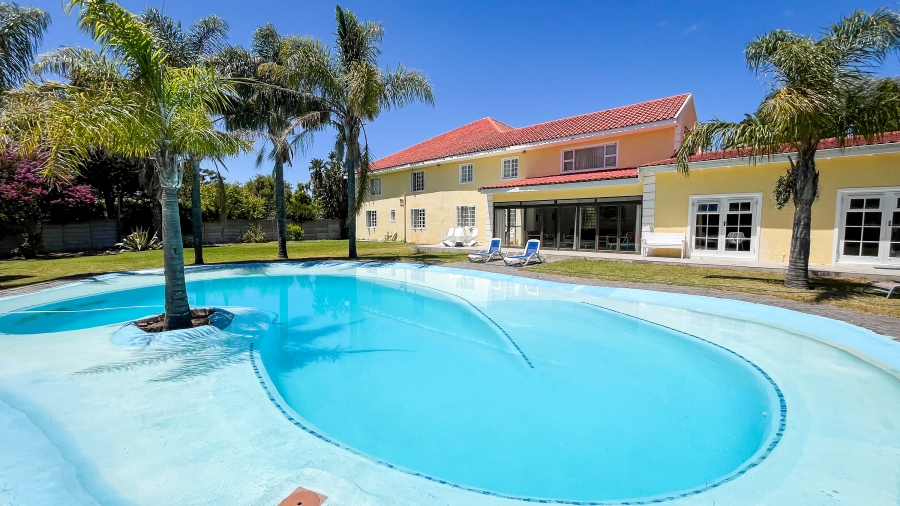 To Let 10 Bedroom Property for Rent in Constantia Western Cape